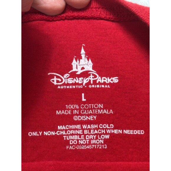 Vintage Disney Parks Red Christmas T-Shirt Large Santas Sleigh Castle Design - Picture 4 of 8